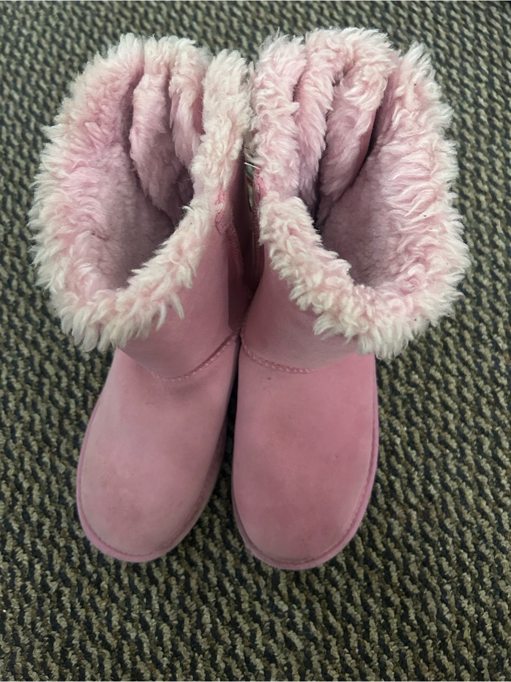 Pink UGGS - Picture 4 of 6